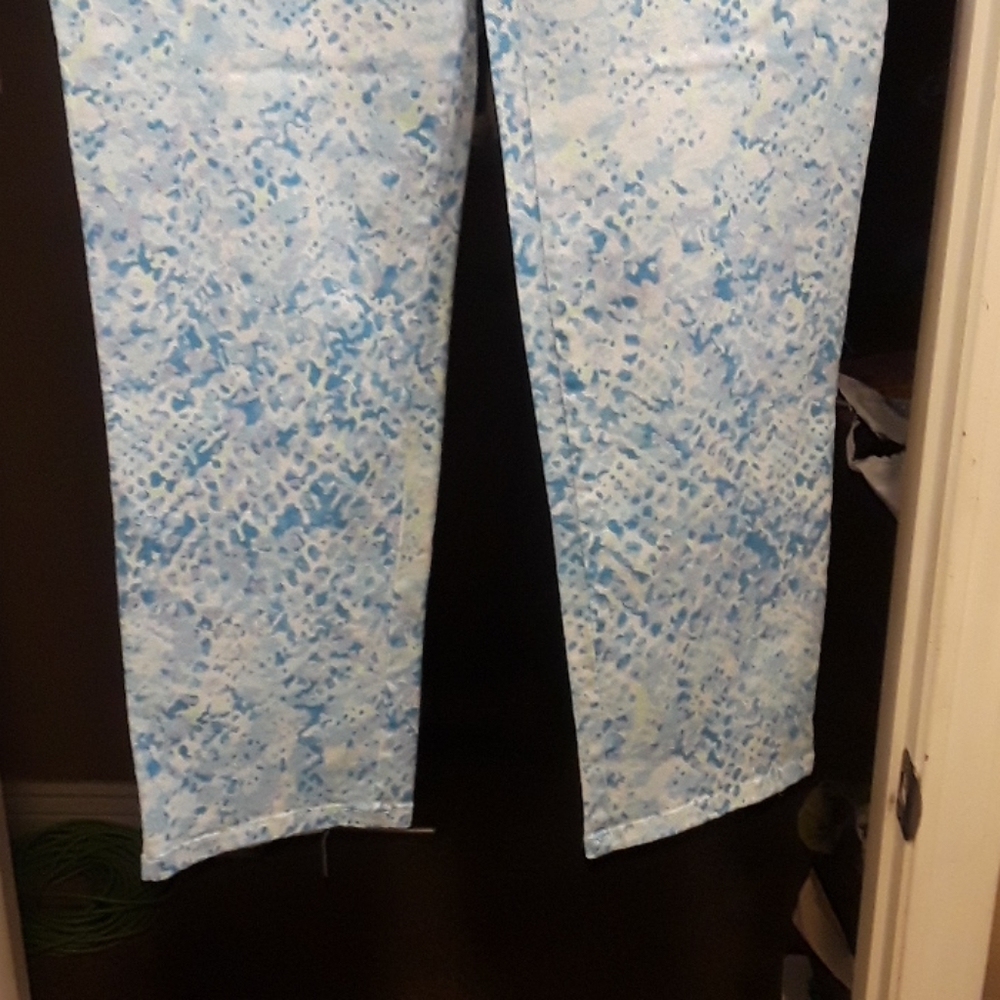 Jeans - Picture 2 of 3